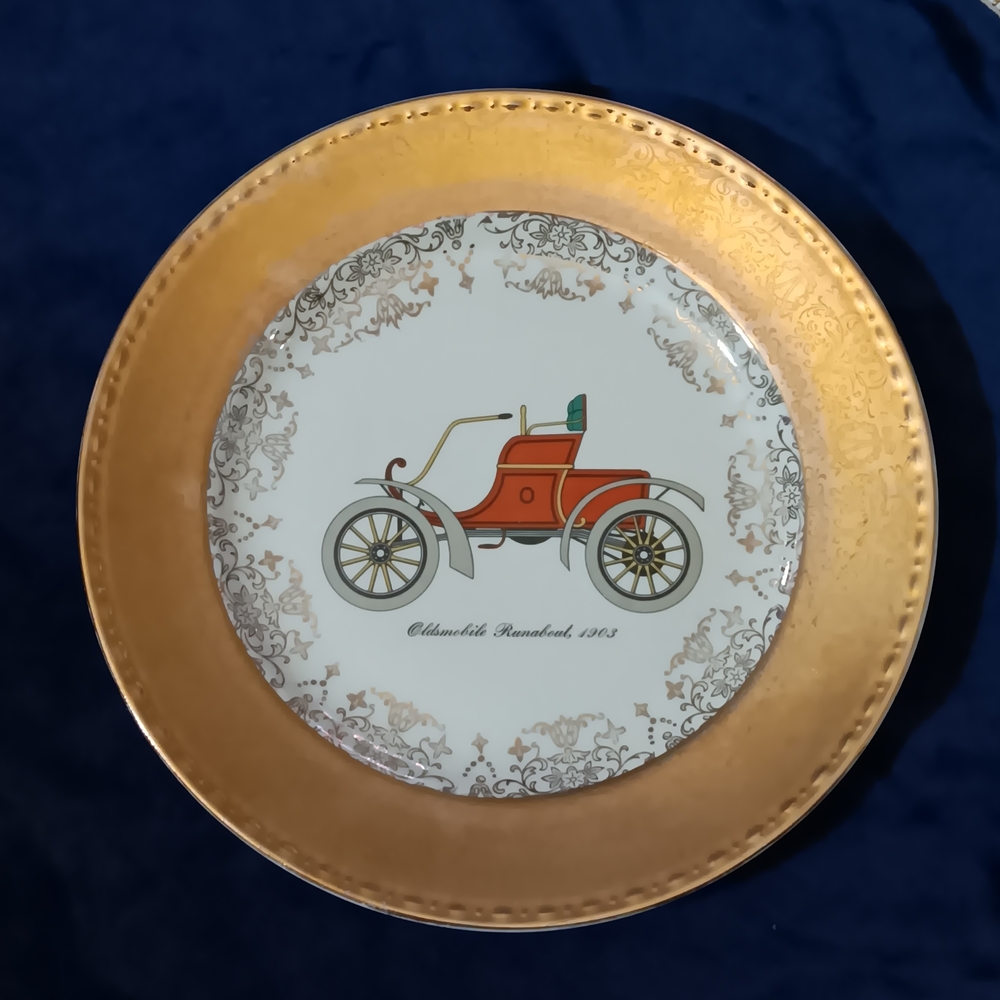 Vintage Car Design Gold and White Plate